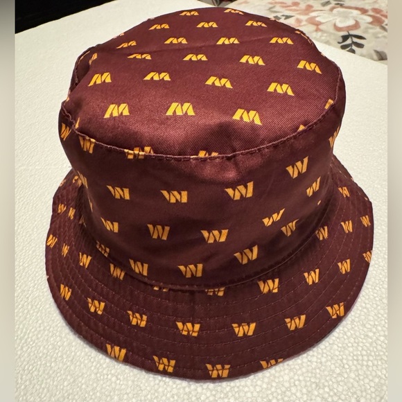Washington Commanders Redskins NFL
Bucket Hat Cap Tie Dye Reversible
Adult - Picture 7 of 8